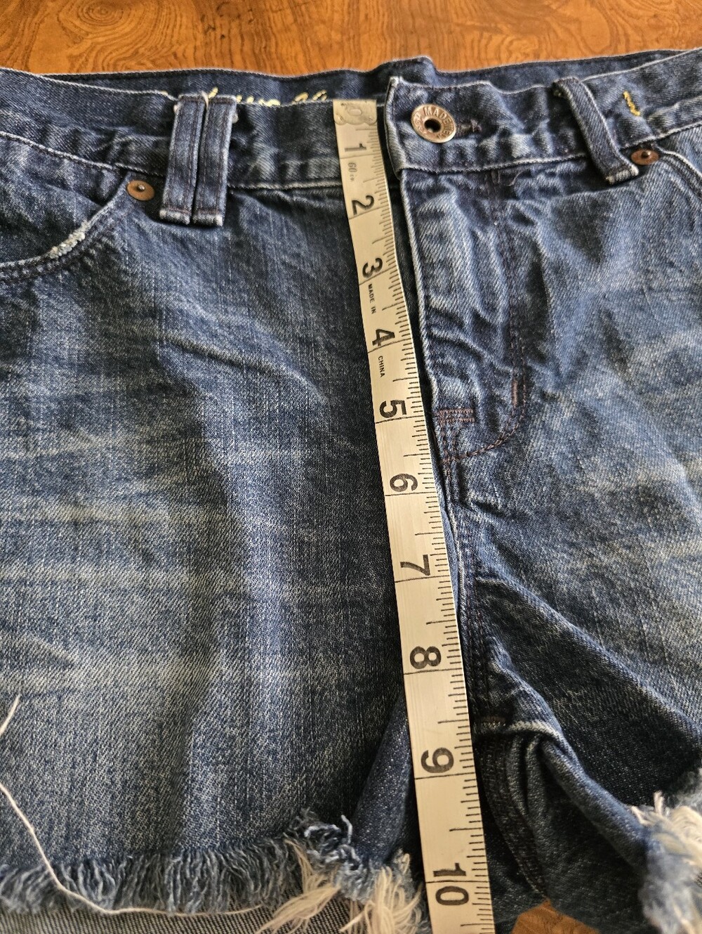 Madewell Women's Distressed Raw Hem Denim Shorts Size 27 - Picture 6 of 7